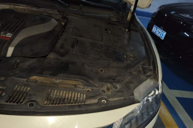 Used Geely Auto Emgrand GT 2016 1.8T Comfort Model Engine Bay Left