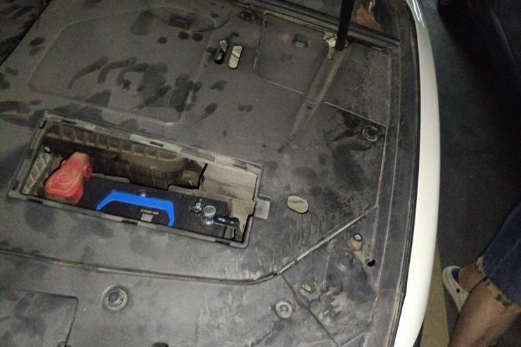 Used Geely Auto Emgrand GT 2016 2.4L Zunya Model Engine Bay Left