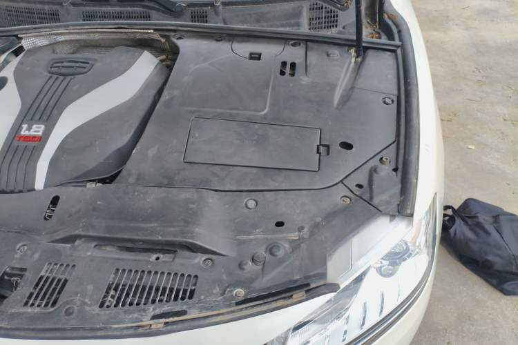 Used Geely Auto Emgrand GT 2016 1.8T Zunya Model Engine Bay Left
