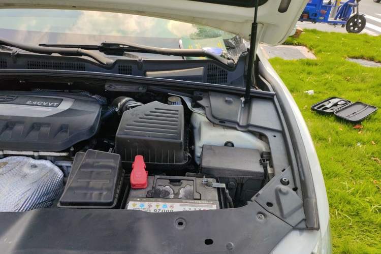 Used Geely Auto Emgrand GT 2016 2.4L Comfort Version Engine Bay Left
