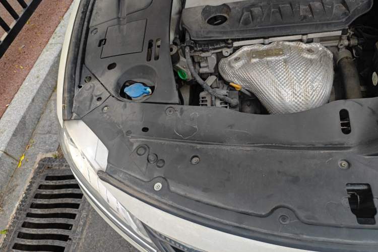 Used Geely Auto Emgrand GT 2016 2.4L Zunya Model Engine Bay Right