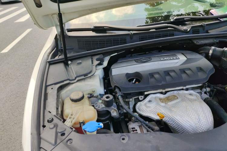 Used Geely Auto Emgrand GT 2016 2.4L Comfort Version Engine Bay Right