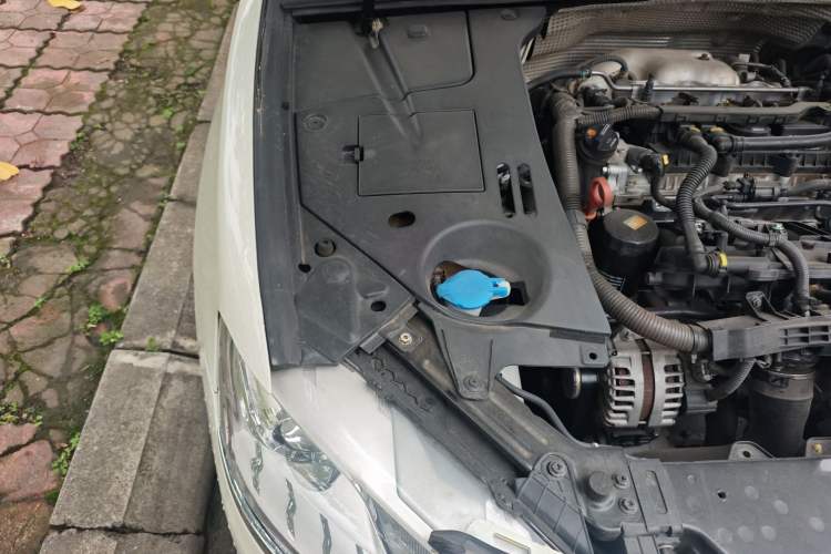 Used Geely Auto Emgrand GT 2016 1.8T Zunya Model Engine Bay Right