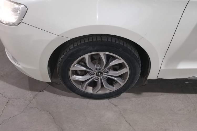 Used Geely Auto Emgrand GT 2016 2.4L Zunya Model Exterior 4