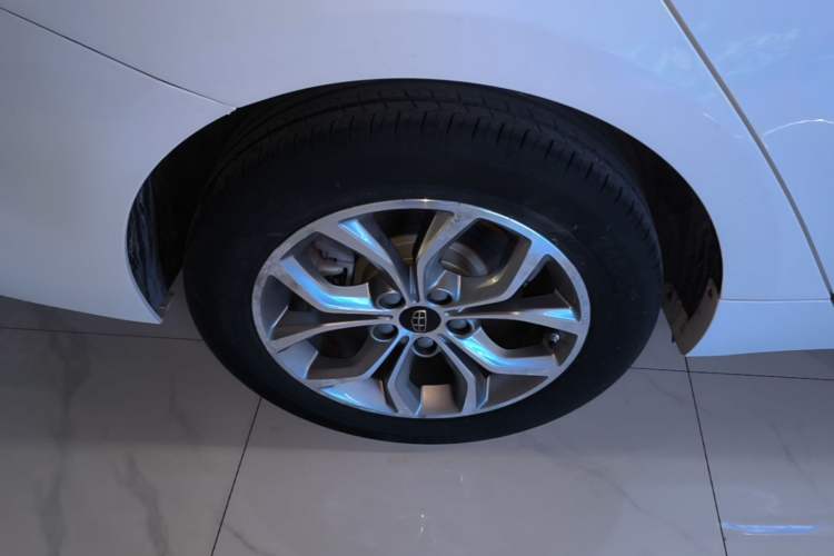 Used Geely Auto Emgrand GT 2016 1.8T Zunya Model Exterior 5