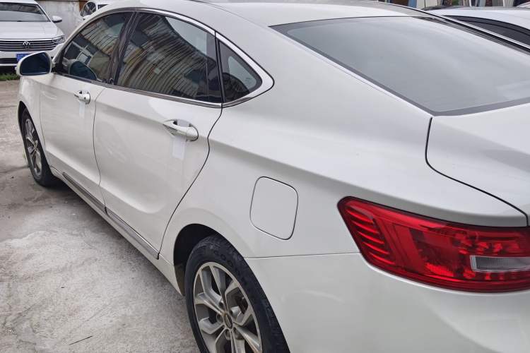 Used Geely Auto Emgrand GT 2016 2.4L Comfort Version Exterior 5