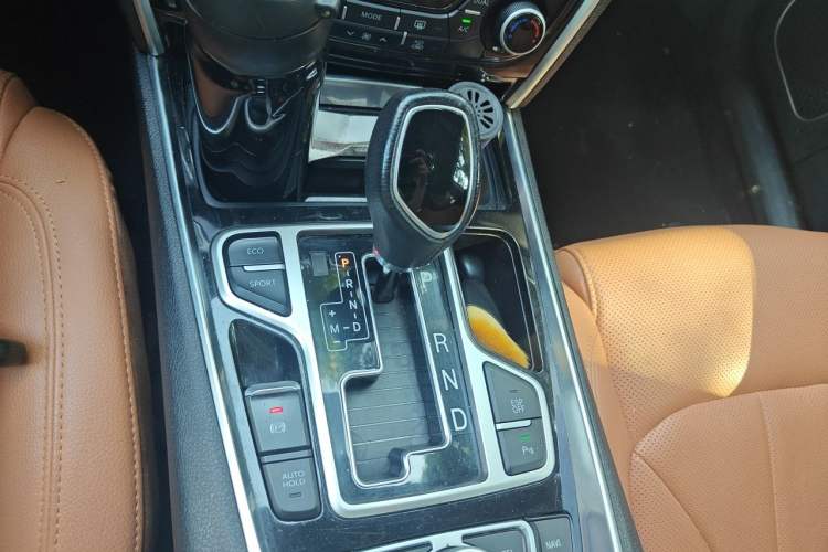 Used Geely Auto Emgrand GT 2016 1.8T Zunya Model Gear Lever