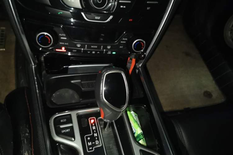 Used Geely Auto Emgrand GT 2016 2.4L Comfort Version Gear Lever