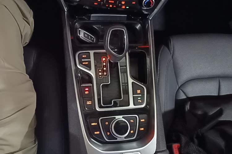 Used Geely Auto Emgrand GT 2016 2.4L Zunya Model Gear Lever