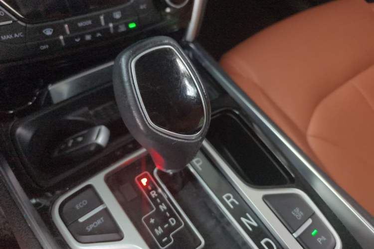 Used Geely Auto Emgrand GT 2016 1.8T Zunya Model Gear Lever