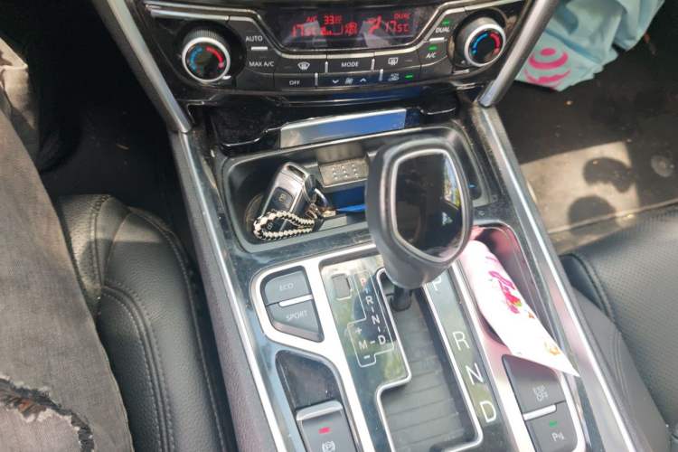 Used Geely Auto Emgrand GT 2016 1.8T Zunya Model Gear Lever