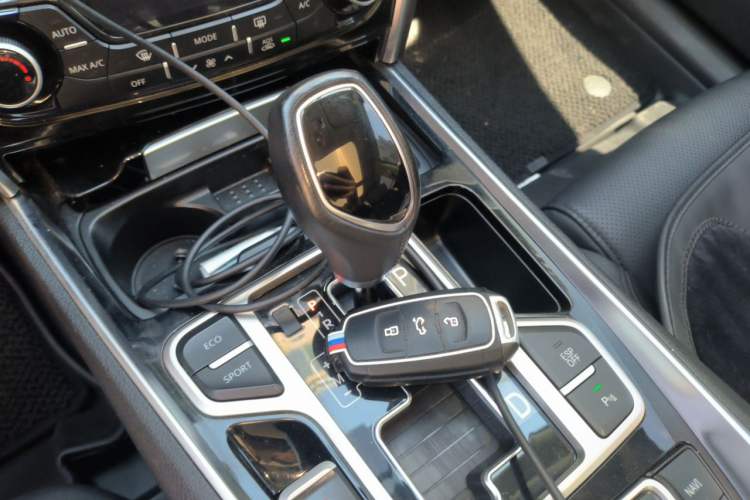 Used Geely Auto Emgrand GT 2016 1.8T Zunya Model Gear Lever