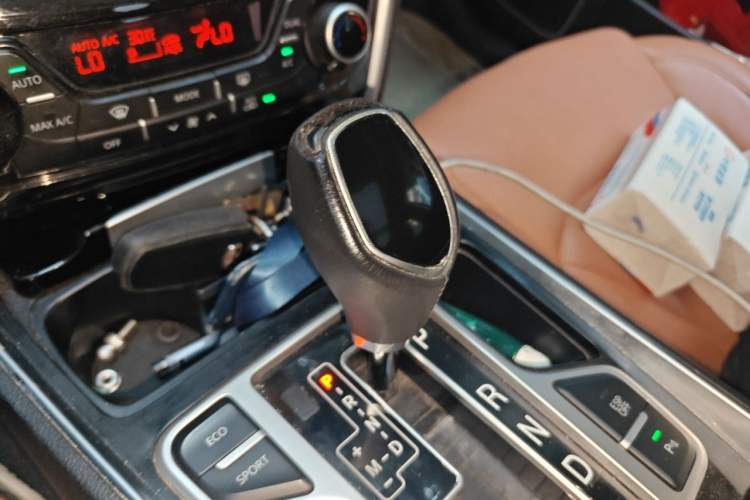 Used Geely Auto Emgrand GT 2016 1.8T Zunya Model Gear Lever
