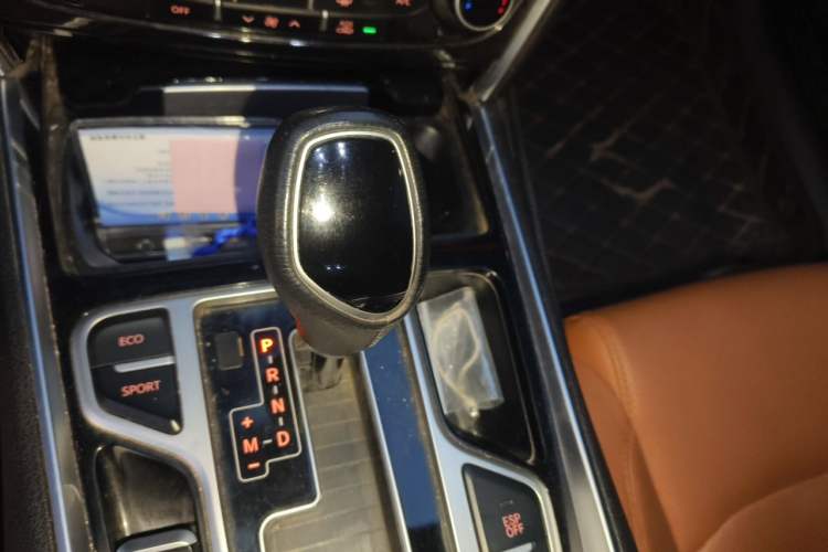 Used Geely Auto Emgrand GT 2016 2.4L Comfort Version Gear Lever