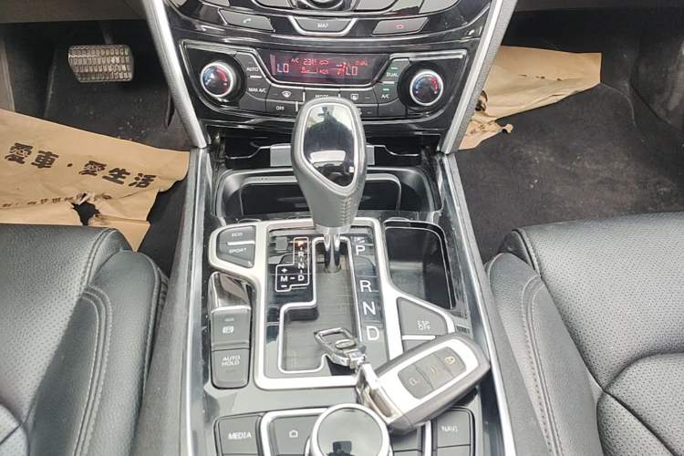 Used Geely Auto Emgrand GT 2016 1.8T Zunya Model Gear Lever