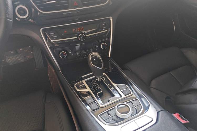 Used Geely Auto Emgrand GT 2016 2.4L Comfort Version Gear Lever