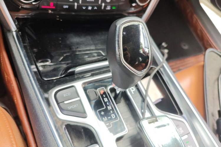 Used Geely Auto Emgrand GT 2016 1.8T Zunya Model Gear Lever