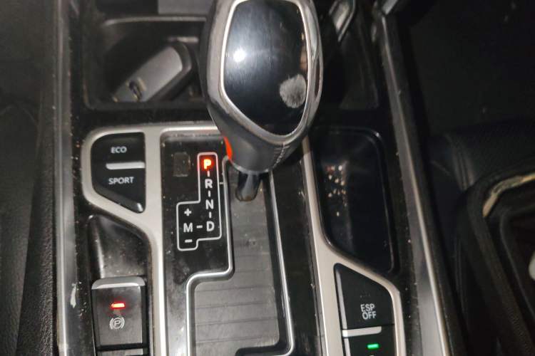 Used Geely Auto Emgrand GT 2016 2.4L Comfort Version Gear Lever