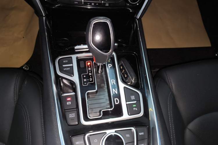 Used Geely Auto Emgrand GT 2016 1.8T Zunya Model Gear Lever