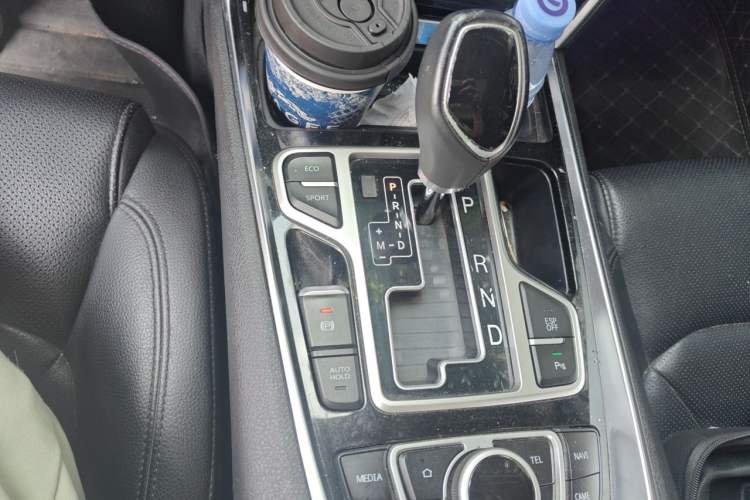 Used Geely Auto Emgrand GT 2016 1.8T Zunya Model Gear Lever