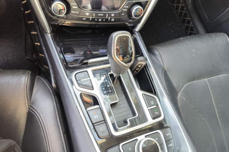 Used Geely Auto Emgrand GT 2016 1.8T Zunya Model Gear Lever