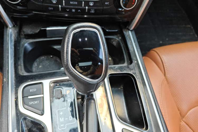 Used Geely Auto Emgrand GT 2016 1.8T Zunya Model Gear Lever