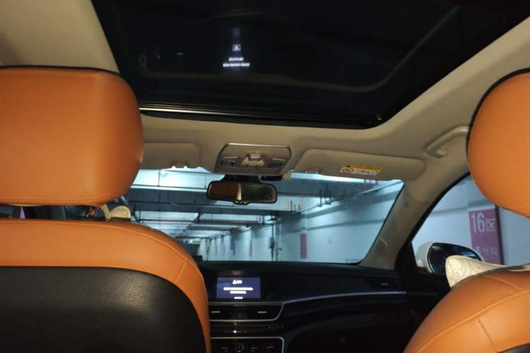 Used Geely Auto Emgrand GT 2016 1.8T Comfort Model Headliner
