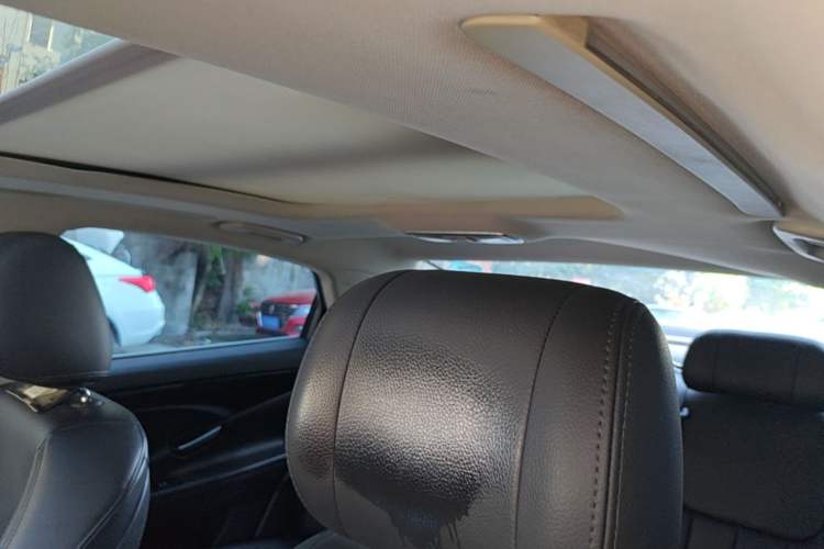 Used Geely Auto Emgrand GT 2016 1.8T Comfort Model Headliner