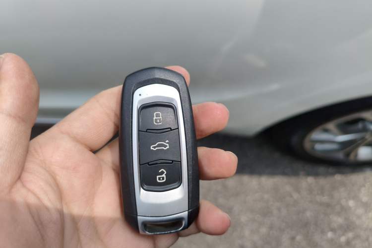 Used Geely Auto Emgrand GT 2016 2.4L Comfort Version Interior 1
