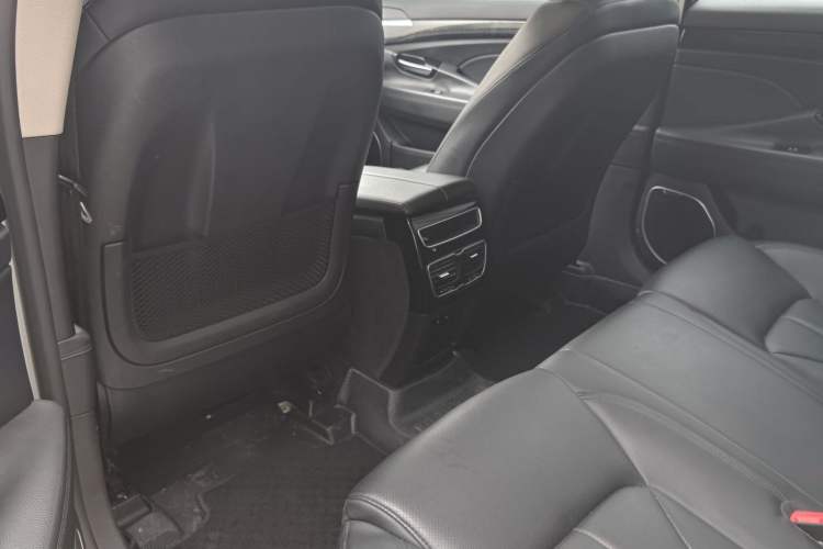 Used Geely Auto Emgrand GT 2016 2.4L Comfort Version Interior 1