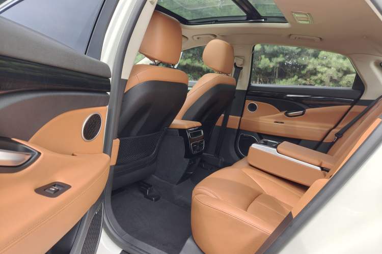 Used Geely Auto Emgrand GT 2016 1.8T Comfort Model Interior 3