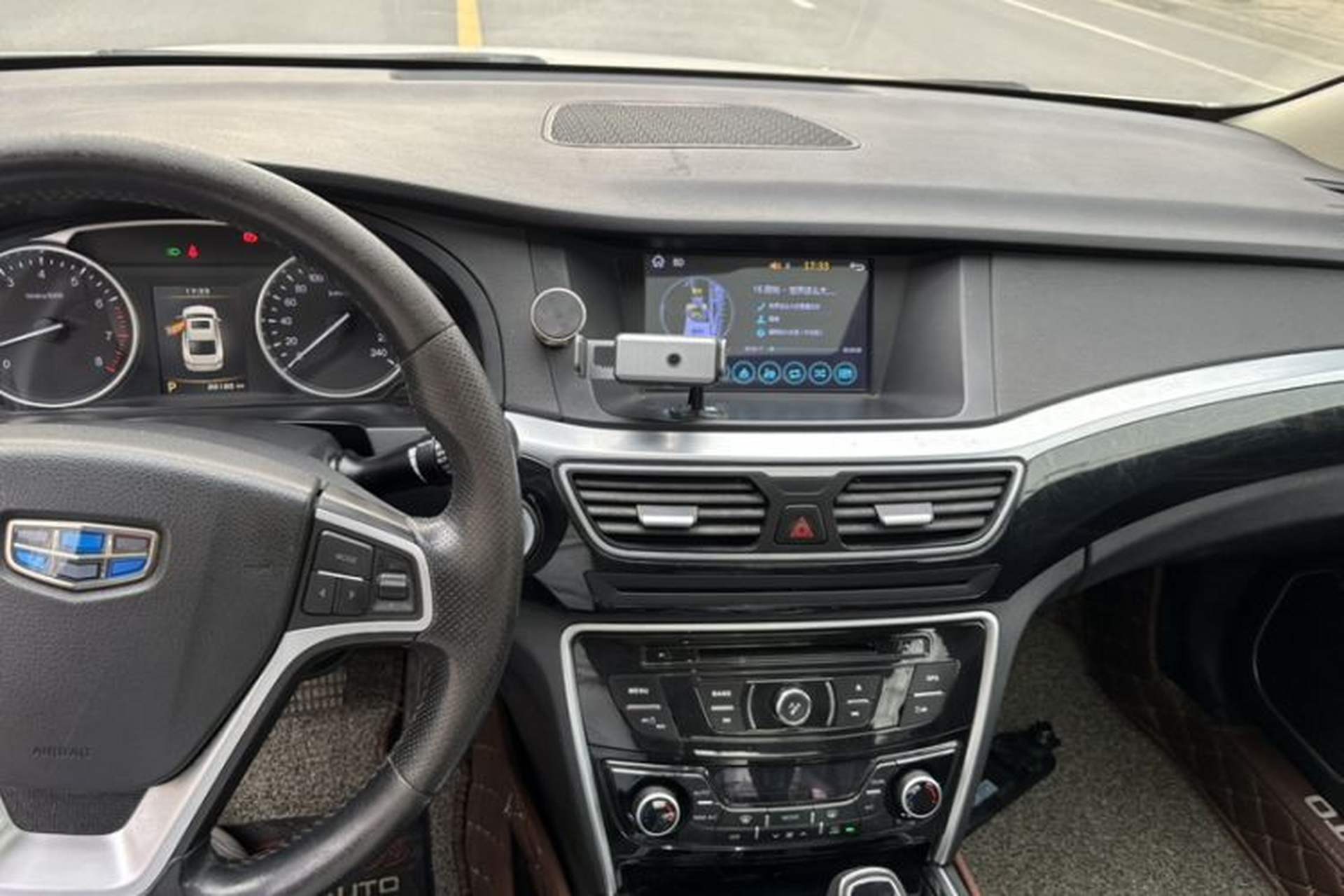Used Geely Auto Emgrand GT 2016 2.4L Comfort Version Interior 3