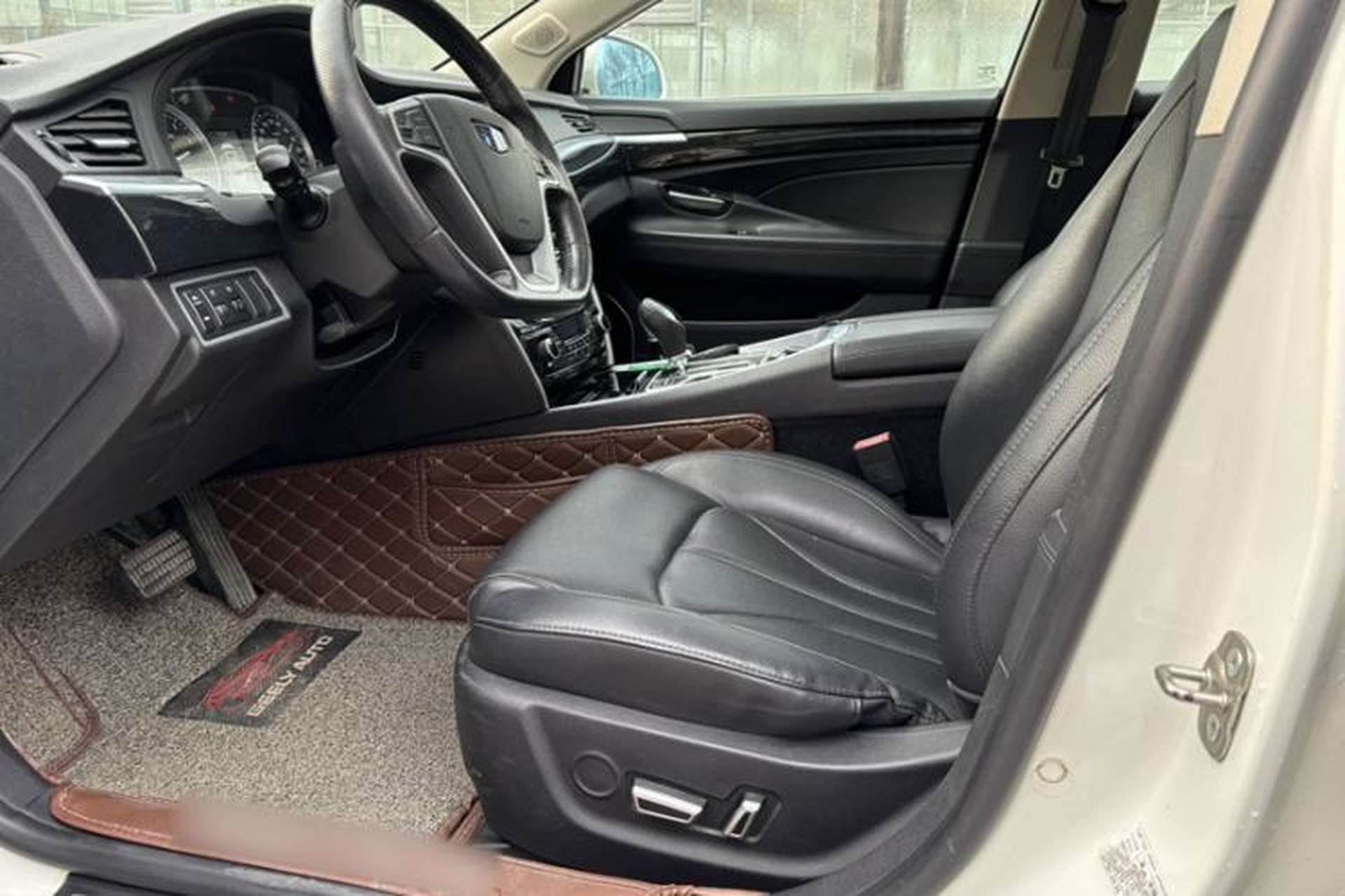 Used Geely Auto Emgrand GT 2016 2.4L Comfort Version Interior 6