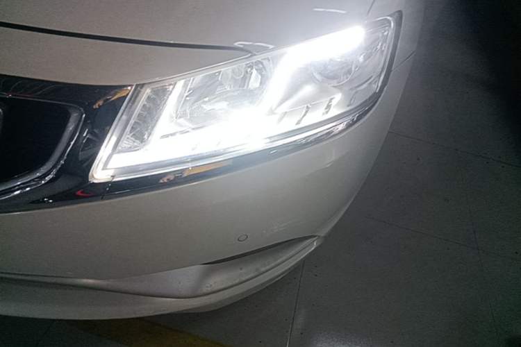 Used Geely Auto Emgrand GT 2016 1.8T Zunya Model Left Front Headlight