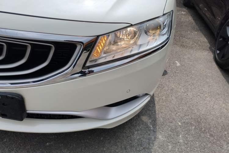 Used Geely Auto Emgrand GT 2016 2.4L Comfort Version Left Front Headlight