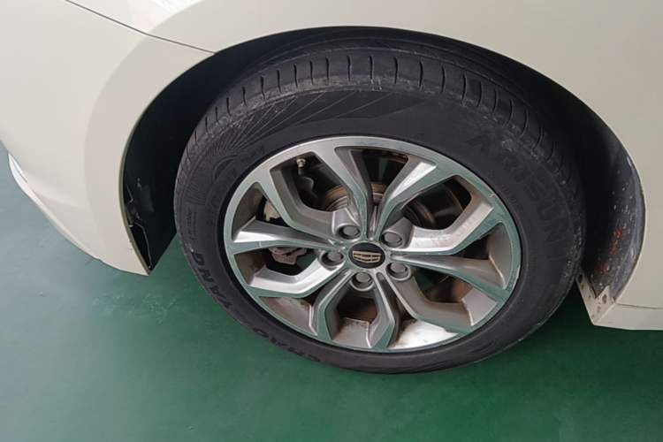 Used Geely Auto Emgrand GT 2016 1.8T Zunya Model Left Front Wheel Hub