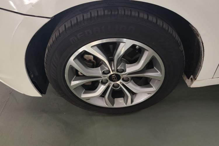 Used Geely Auto Emgrand GT 2016 2.4L Zunya Model Left Front Wheel Hub