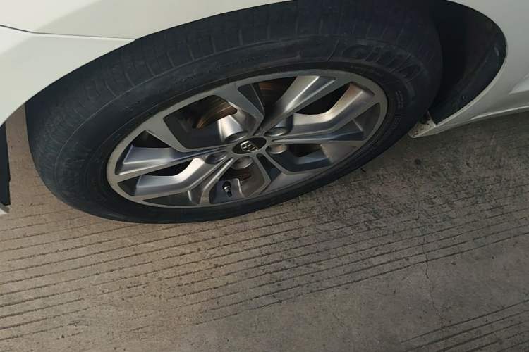Used Geely Auto Emgrand GT 2016 2.4L Zunya Model Left Front Wheel Hub