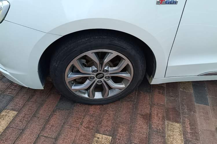 Used Geely Auto Emgrand GT 2016 1.8T Comfort Model Left Front Wheel Hub