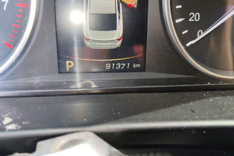 Used Geely Auto Emgrand GT 2016 1.8T Zunya Model Odometer Close Up