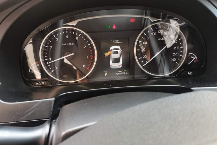 Used Geely Auto Emgrand GT 2016 2.4L Zunya Model Odometer Close Up