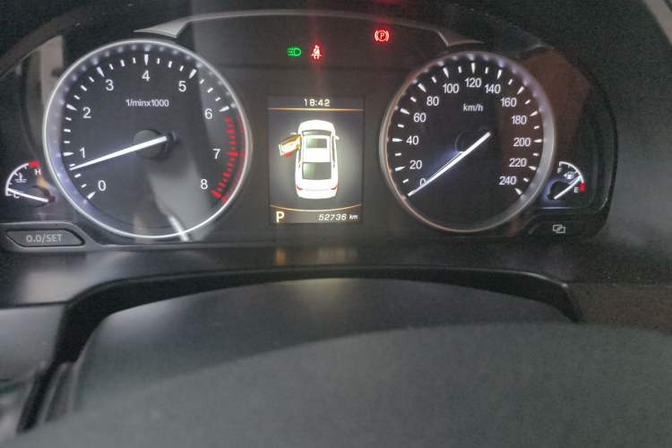 Used Geely Auto Emgrand GT 2016 1.8T Zunya Model Odometer Close Up