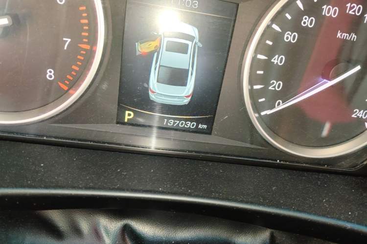 Used Geely Auto Emgrand GT 2016 1.8T Zunya Model Odometer Close Up