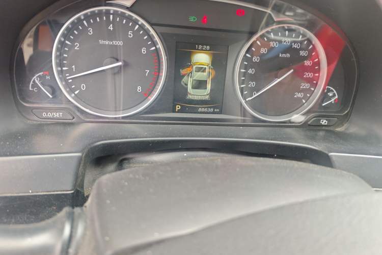 Used Geely Auto Emgrand GT 2016 1.8T Zunya Model Odometer Close Up