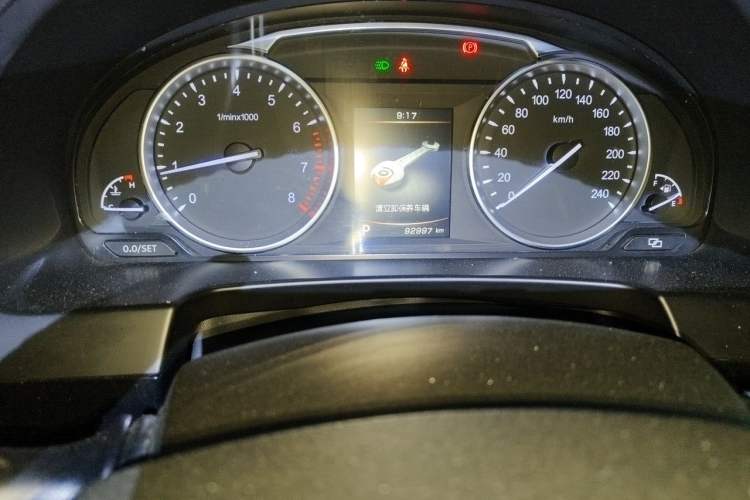 Used Geely Auto Emgrand GT 2016 2.4L Zunya Model Odometer Close Up
