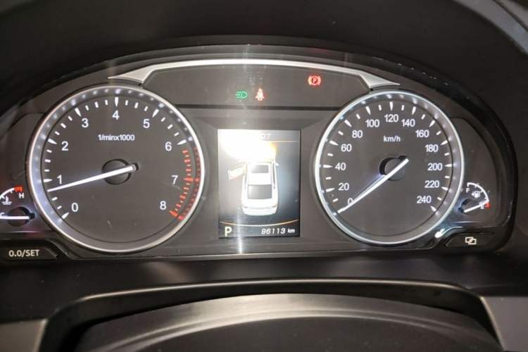 Used Geely Auto Emgrand GT 2016 1.8T Zunya Model Odometer Close Up