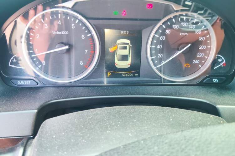 Used Geely Auto Emgrand GT 2016 2.4L Comfort Version Odometer Close Up