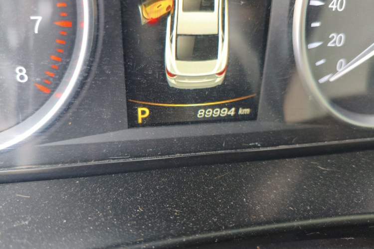 Used Geely Auto Emgrand GT 2016 1.8T Zunya Model Odometer Close Up