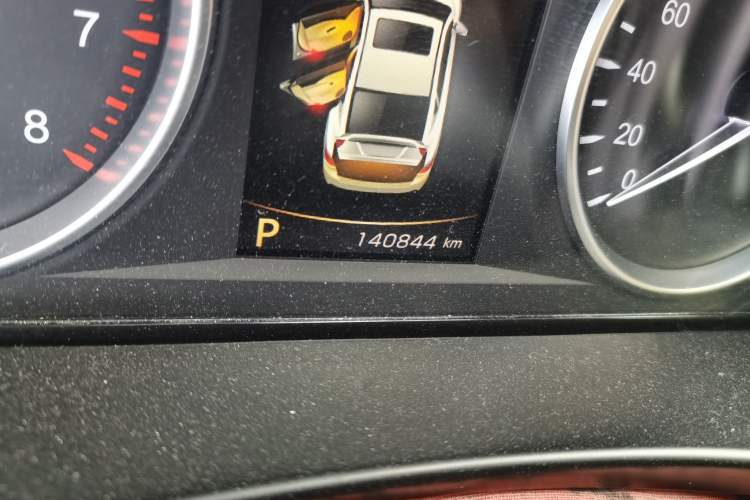 Used Geely Auto Emgrand GT 2016 1.8T Comfort Model Odometer Close Up
