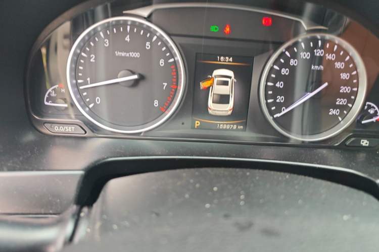 Used Geely Auto Emgrand GT 2016 1.8T Zunya Model Odometer Close Up